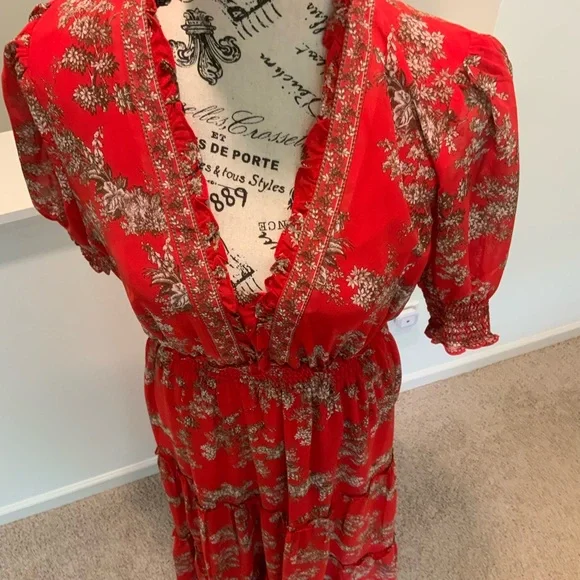 Max Studio medium Red Floral Women's Dress with elastic waist. Gorgeous dress 👗 - Picture 7 of 8